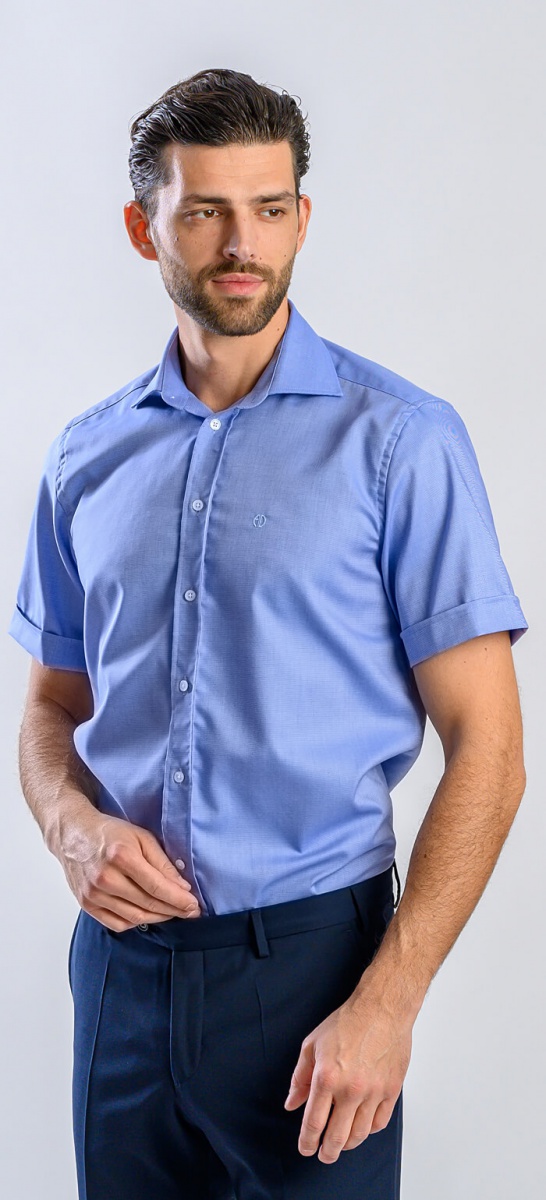 Modrá Slim Fit košeľa s krátkym rukávom a jemným vzorom