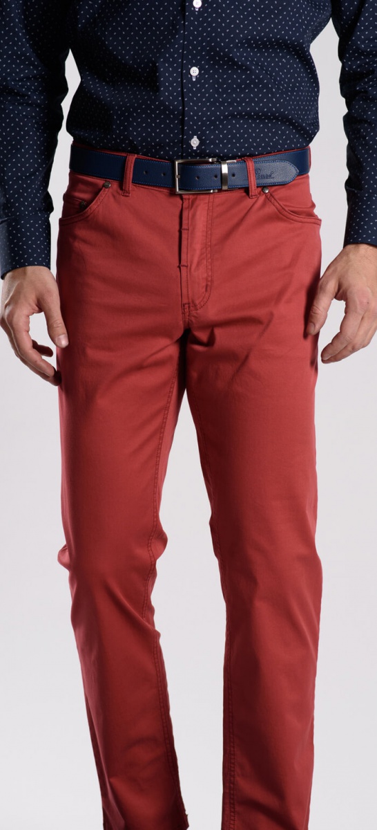 Červené bavlnené nohavice