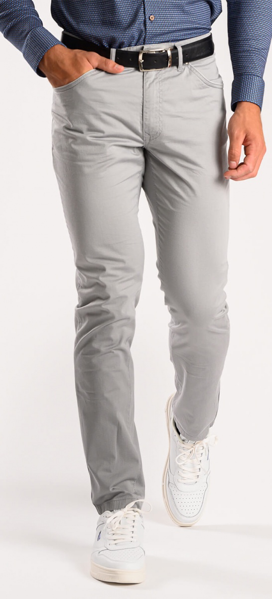 Sivé voľnočasové nohavice s jemným vzorom