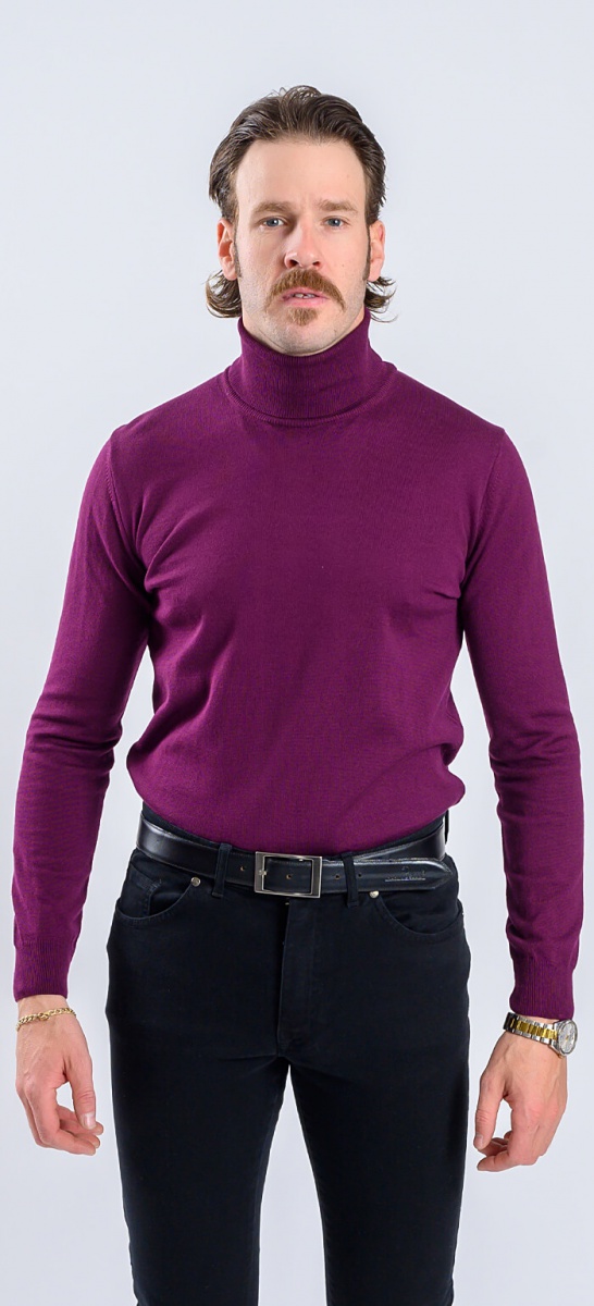 Burgundy red turtleneck