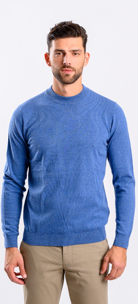 Blue pullover