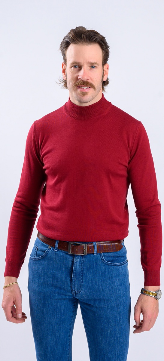 Burgundy rollneck